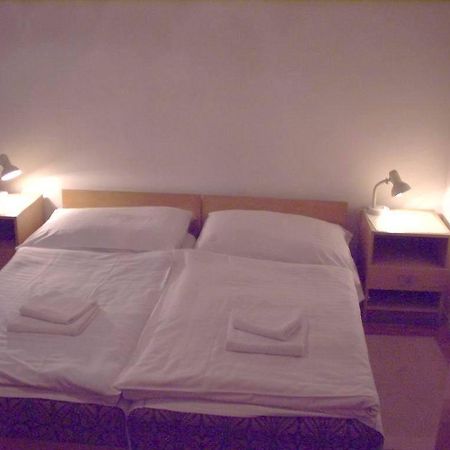 Corvin Panzio Bed & Breakfast Gyor Exterior photo