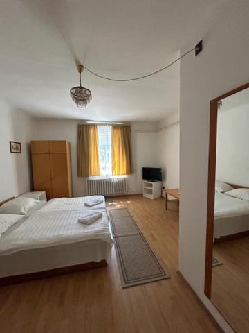 Corvin Panzio Bed & Breakfast Gyor Exterior photo